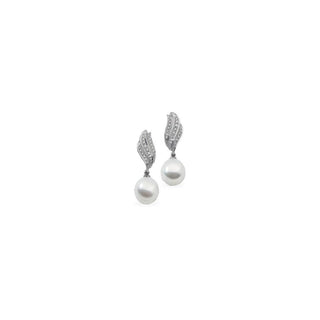18k Palladium Pair of pearl earrings on a white background