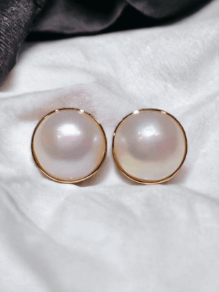  Stunning 18K Mabe Pearl & Diamond Pendant Necklace