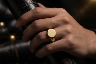 Men's Signet Ring – Lifestyle On-Hand