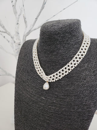 Choker handknitted pearl necklace